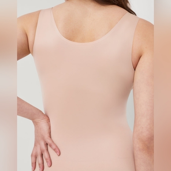 Spanx Invisible Shaping Tank - Picture 6 of 13